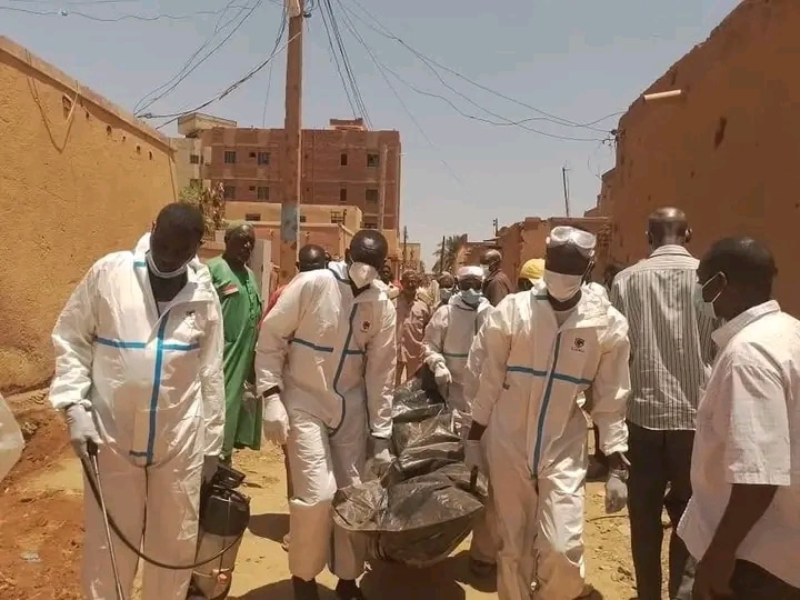 بدء عمليات نقل الجثث من الأحياء السكنية في أمدرمان