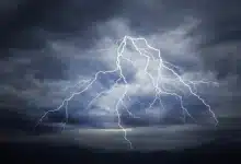 صاعقة مطر طقس